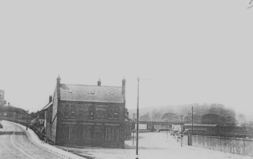 The Crowely and Hexham Road looking west